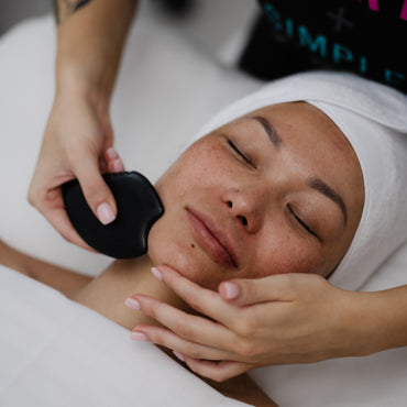 Sculpting Gua Sha Facial
